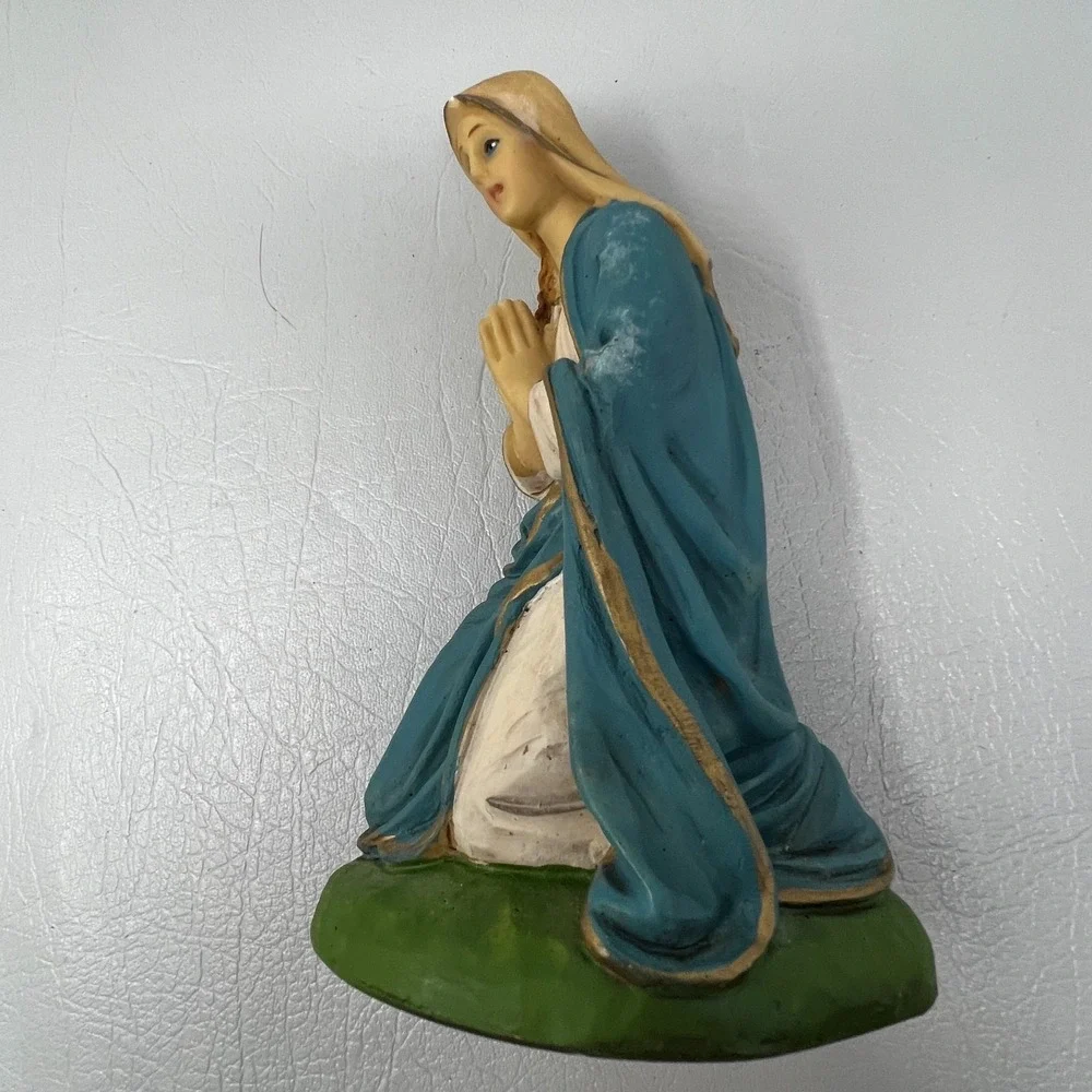 Vintage Virgin Mary Figurine Nativity Creche Hand Painted in Italy 7‎ inch